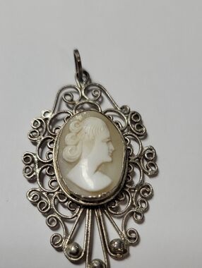 Vintage Cameo Pendant  in Cream and Silver 925